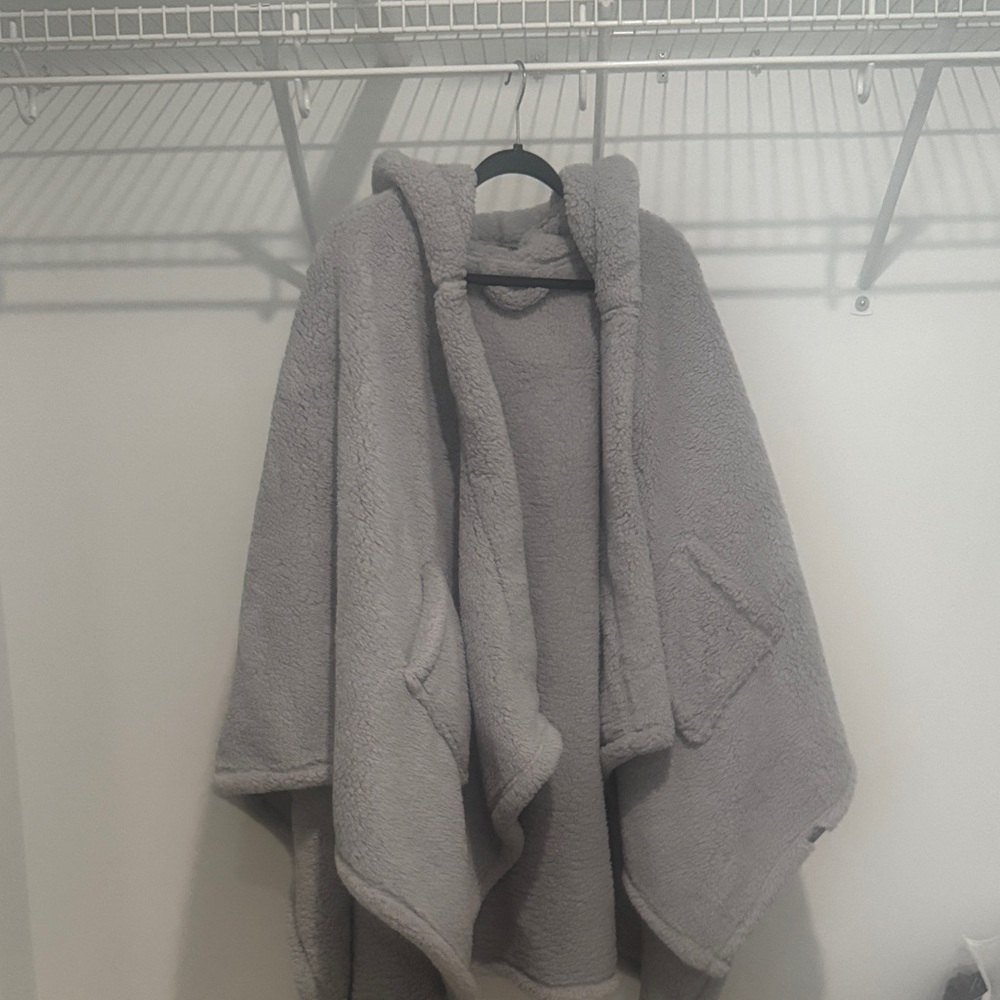LL Bean Cozy Gray Hooded Poncho never worn